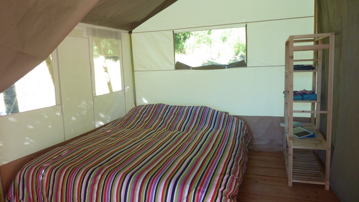 Safarizelt im Schlafzimmer