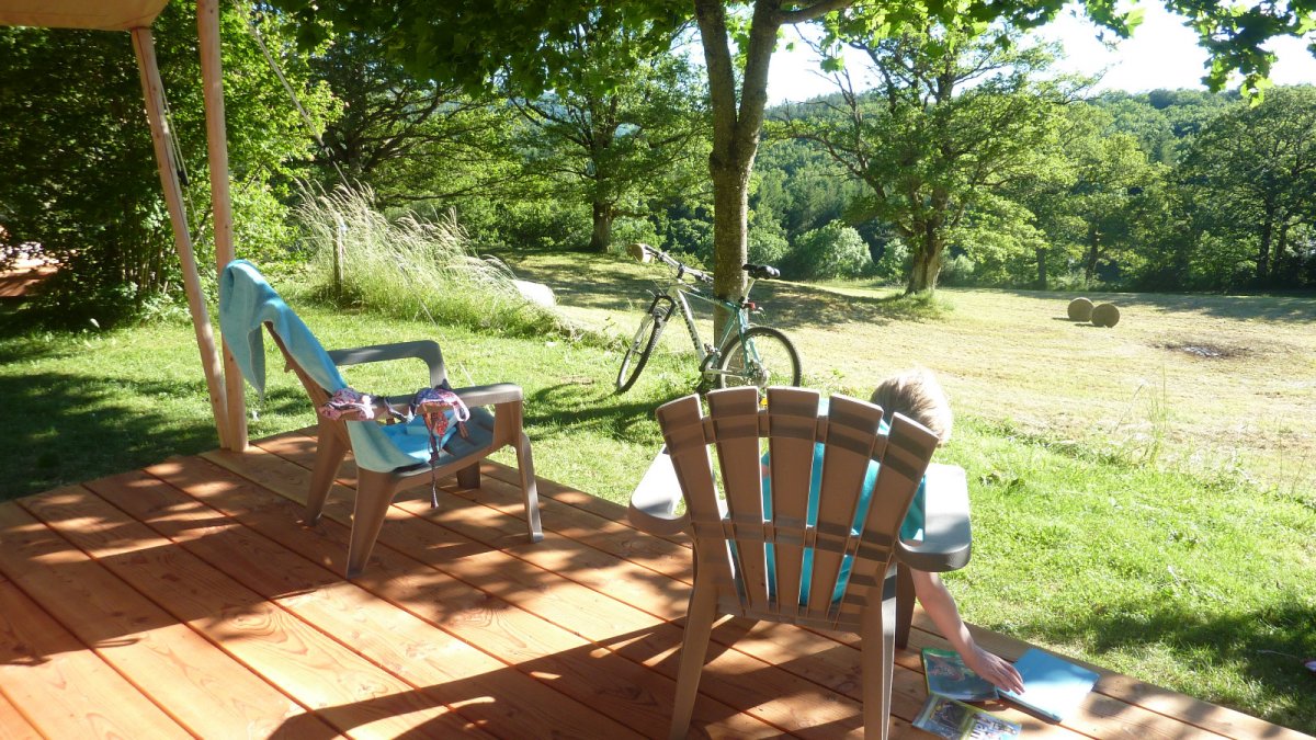 Terras met uitzicht safari huurtent