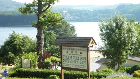 Het meer lac du Laouzas Nages 81 Tarn