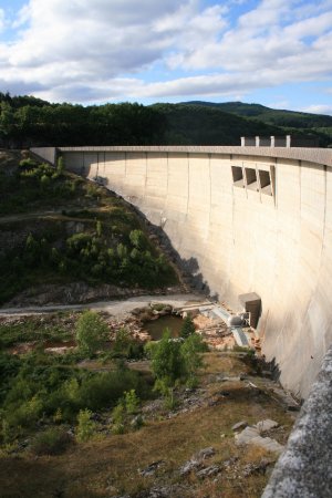 stuwdam van het meer Lac du Laouzas